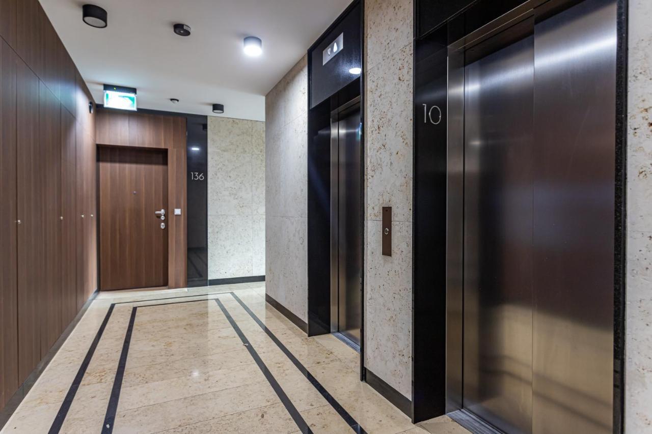 Mennica Residence Deluxe Warsaw Luaran gambar